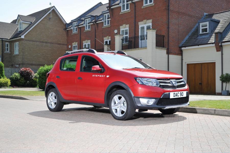  Dacia Sandero Stepway 2013 года  (UK) (фото 8 из 37)